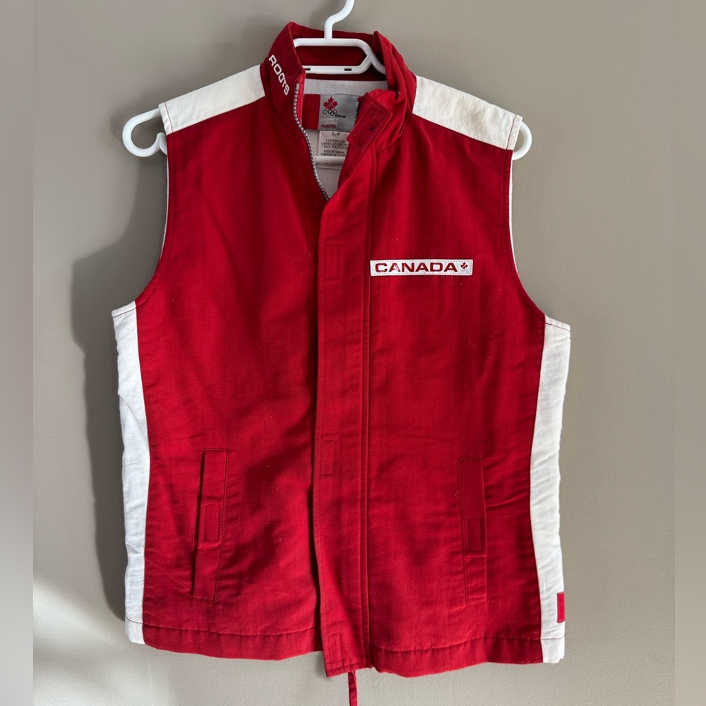 Unisex - Red and White Olympic sleeveless Vest